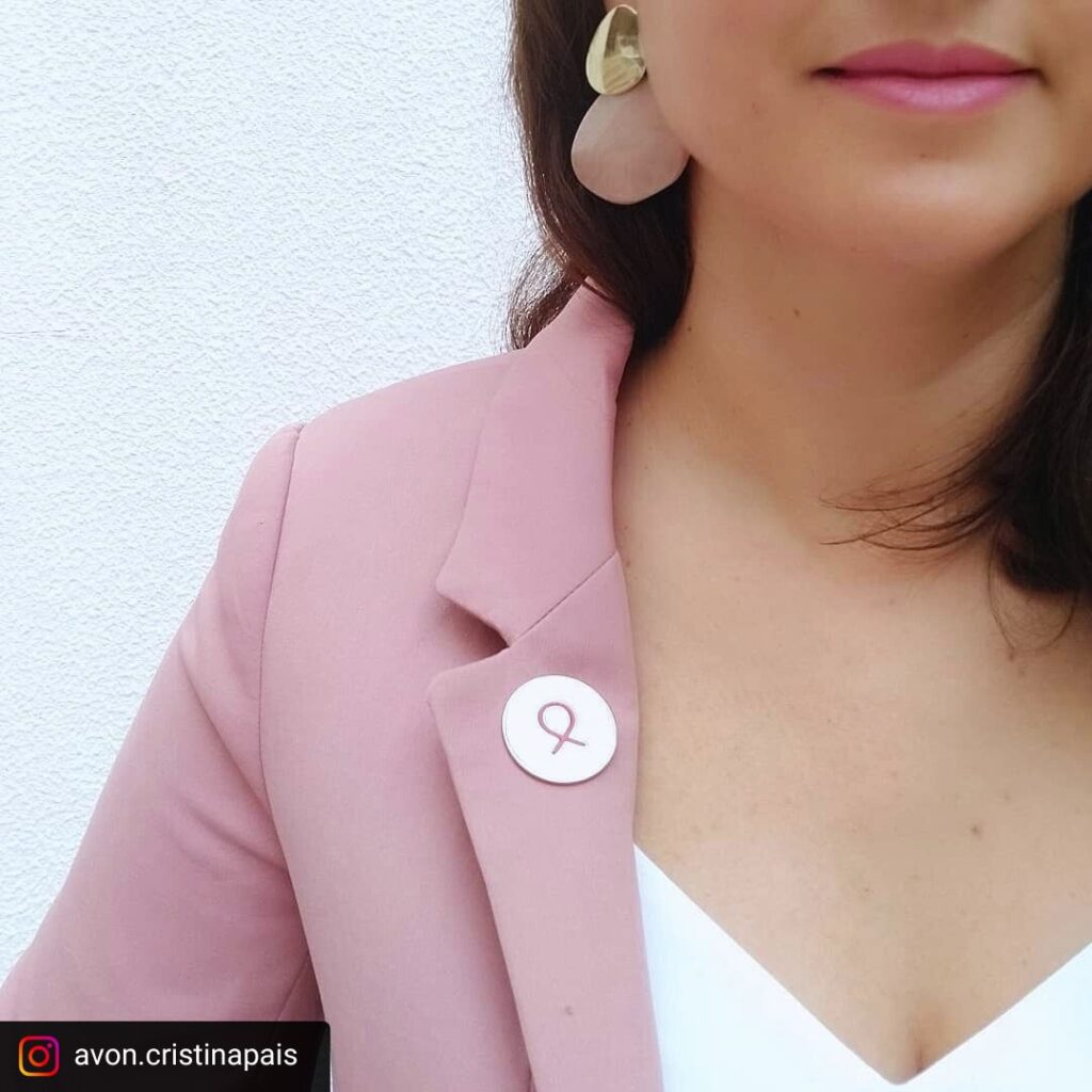 O valor das vendas do pin solidário AVON reverte para a Luta contra o Cancro (repost do Instagram de Cristina Pais)